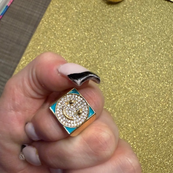 Smiley face ring - Picture 3 of 6